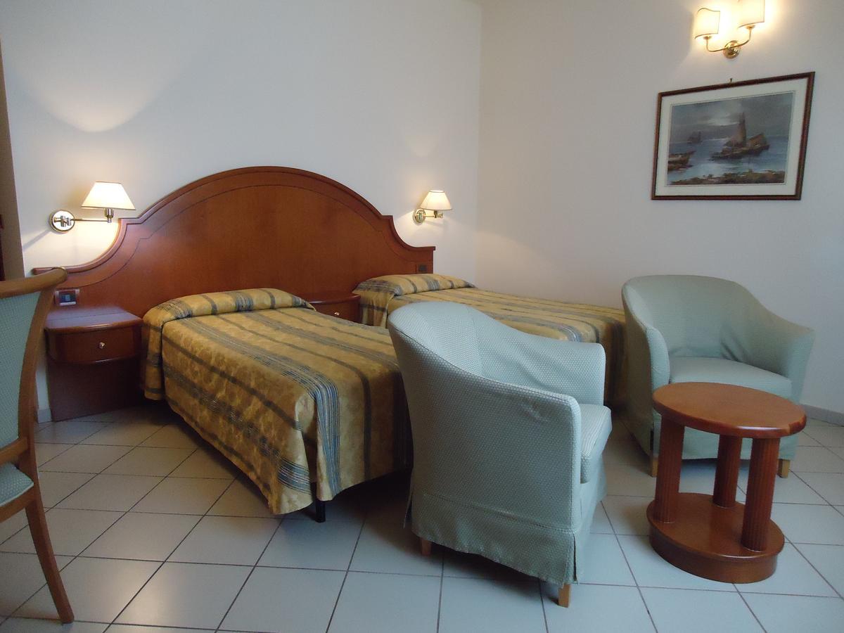 Albergo Roma Кашіана-Терме Екстер'єр фото